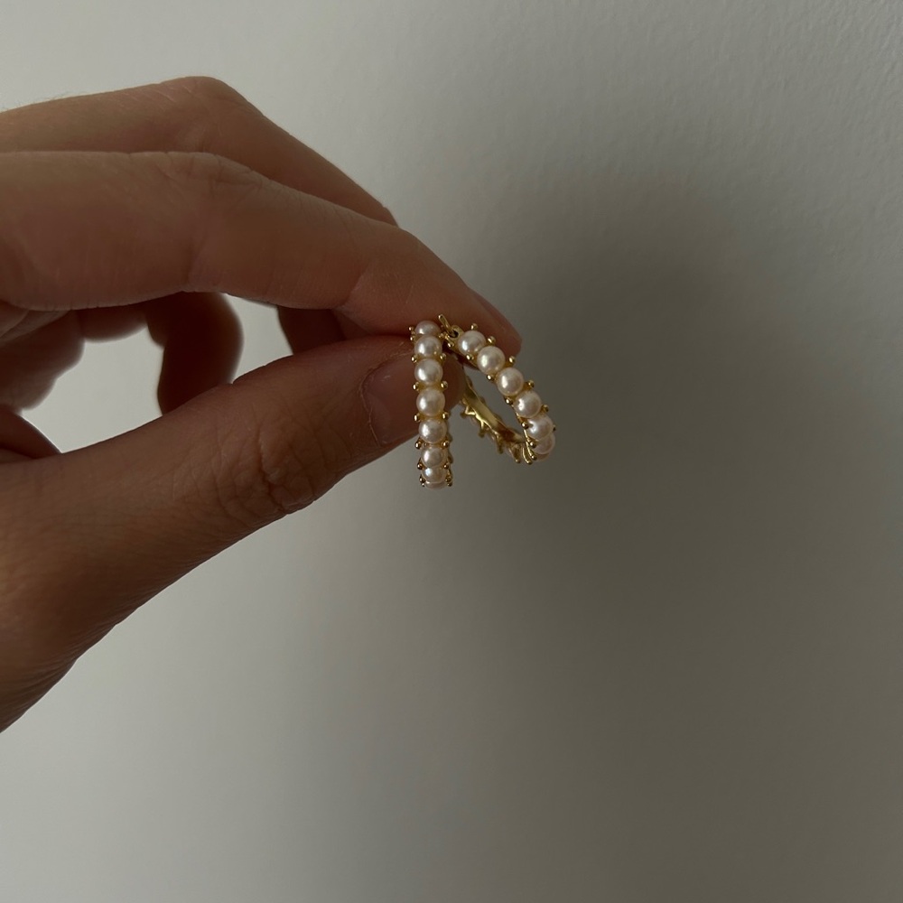 pearl earrings